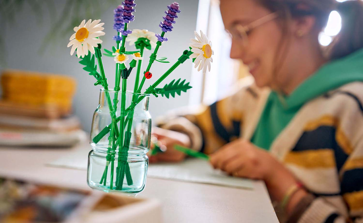 11508 | LEGO® Botanicals Daisies Decor Botanicals