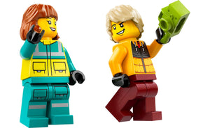60403 | LEGO® City Emergency Ambulance And Snowboarder
