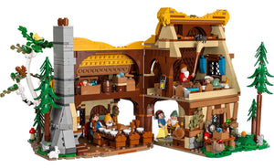 43242 | LEGO® Disney™ Snow White and the Seven Dwarfs' Cottage