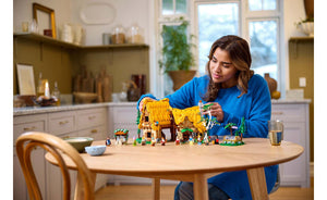 43242 | LEGO® Disney™ Snow White and the Seven Dwarfs' Cottage