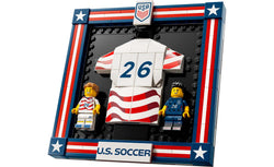 43033 | LEGO® Editions 2026 U.S. Soccer National Team Jersey