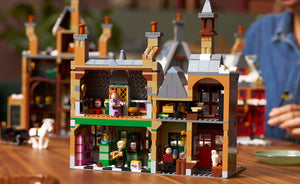 76457 | LEGO® Harry Potter™ Hogsmeade™ Village – Collectors' Edition