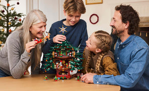 41843 | LEGO® Iconic Family Christmas Tree Decoration