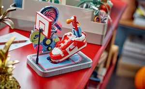 43021 | LEGO® Iconic Nike Dunk Trickshot