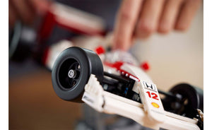 10330 | LEGO® ICONS™ McLaren MP4/4 & Ayrton Senna