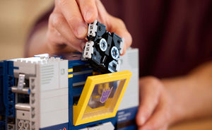 10358 | LEGO® ICONS™ Transformers: Soundwave