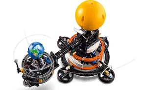 42179 | LEGO® Technic Planet Earth and Moon in Orbit