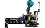 42179 | LEGO® Technic Planet Earth and Moon in Orbit