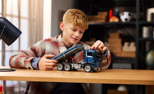 42203 | LEGO® Technic Tipping Dump Truck