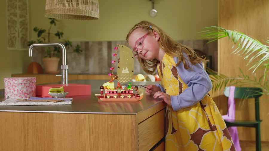 43270 | LEGO® Disney™ Moana's Adventure Canoe