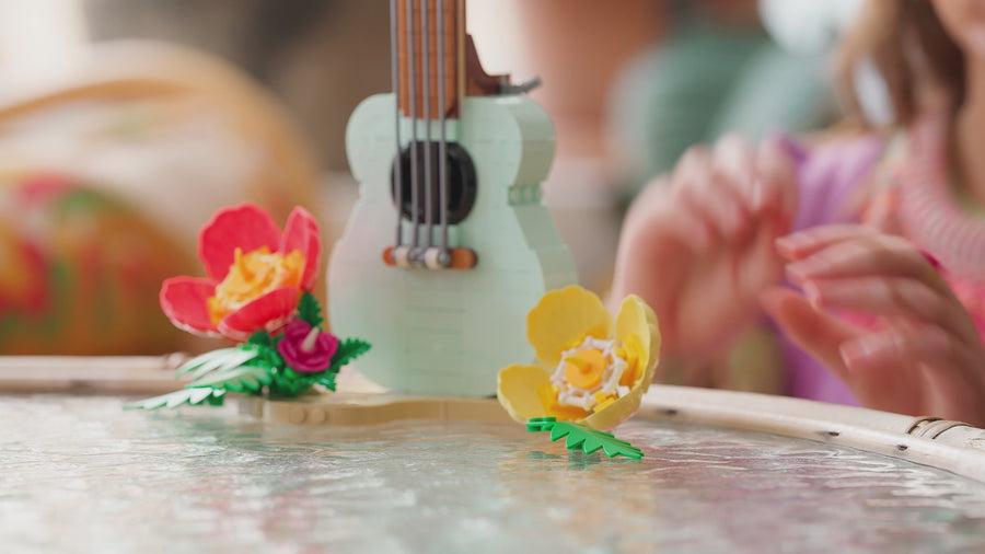 31156 | LEGO® Creator 3-in-1 Tropical Ukulele