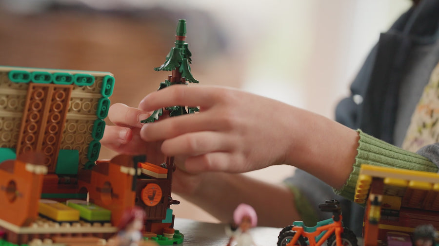 42624 | LEGO® Friends Adventure Camp Cosy Cabins