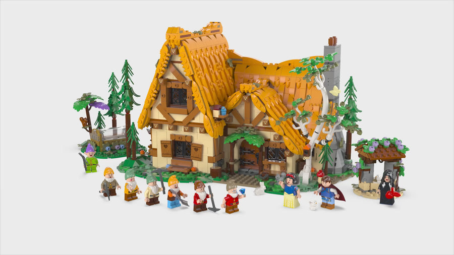 43242 | LEGO® Disney™ Snow White and the Seven Dwarfs' Cottage
