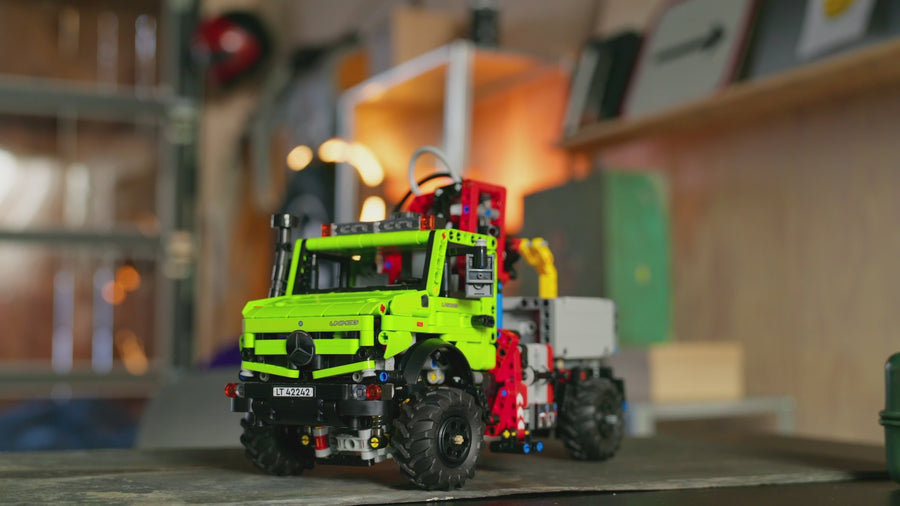 42242 | LEGO® Technic Mercedes-Benz Unimog U 5023 with Crane Sets Technic