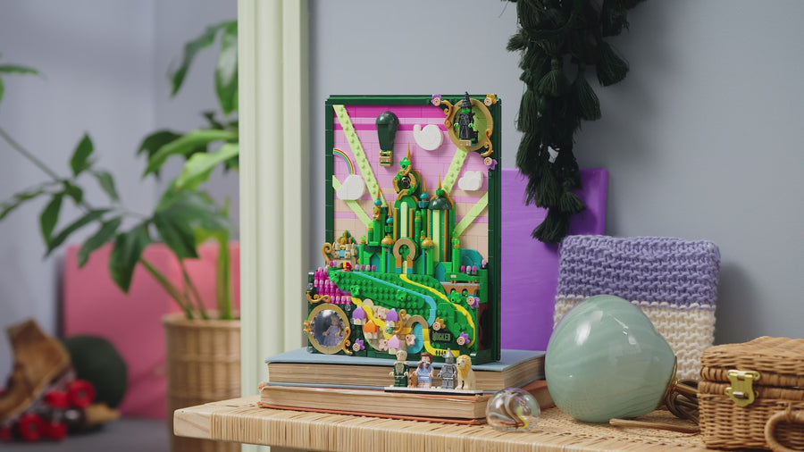 75685 | LEGO® Wicked Emerald City Wall Art