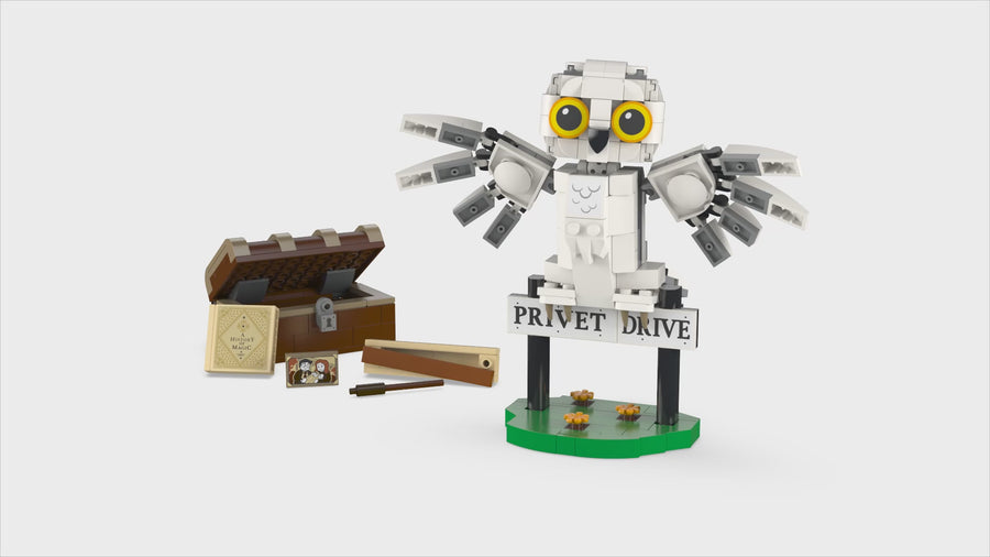 76425 | LEGO® Harry Potter™ Hedwig™ at 4 Privet Drive