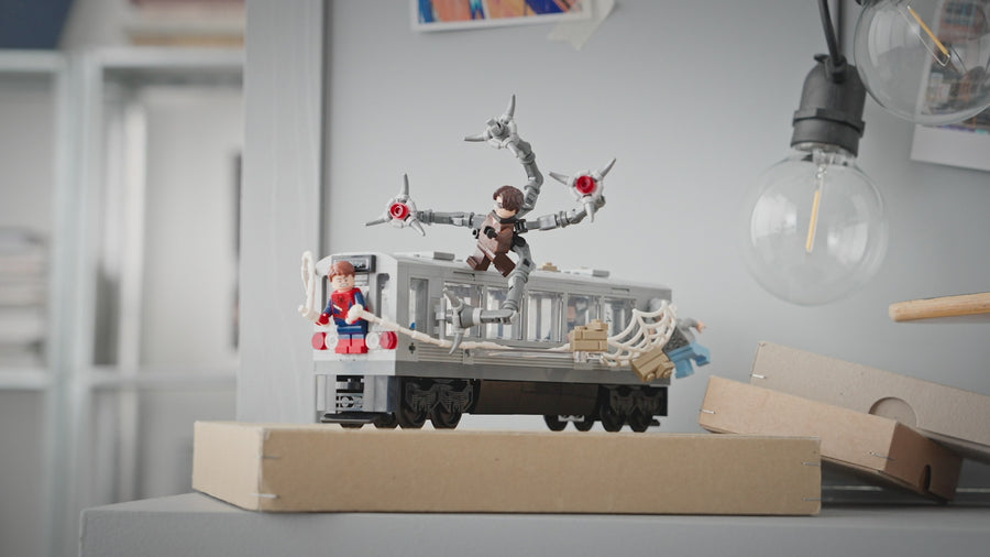 76321 | LEGO® Marvel Spider-Man vs. Doc Ock Subway Train Scene