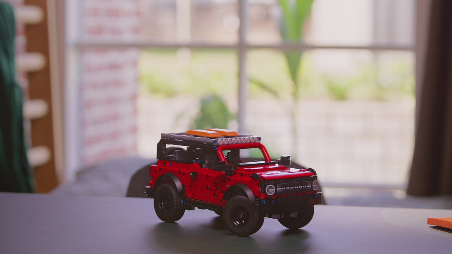42213 | LEGO® Technic Ford Bronco® SUV