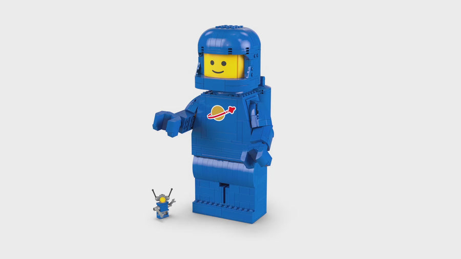 40921 | LEGO® Iconic Scaled-Up Blue Astronaut Minifigure