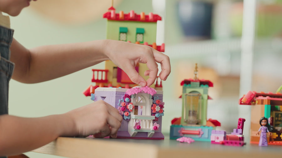 43245 | LEGO® Disney™ The Magical Madrigal House
