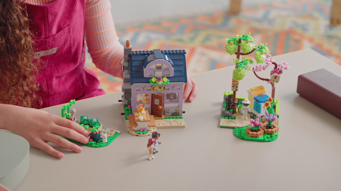 42669 | LEGO® Friends Beekeepers' House and Flower Garden Sets Friends
