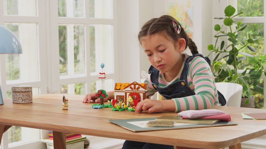 77049 | LEGO® Animal Crossing™ Isabelle's House Visit