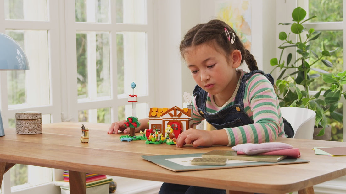77049 | LEGO® Animal Crossing™ Isabelle's House Visit Sets Animal Crossing